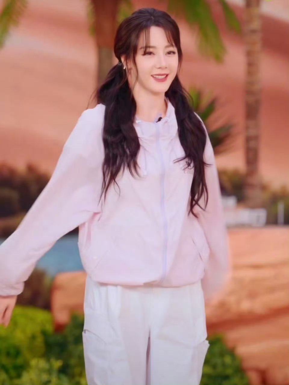 迪丽热巴工作室 王亚飞谁在无脑黑，这不挺好看的嘛 