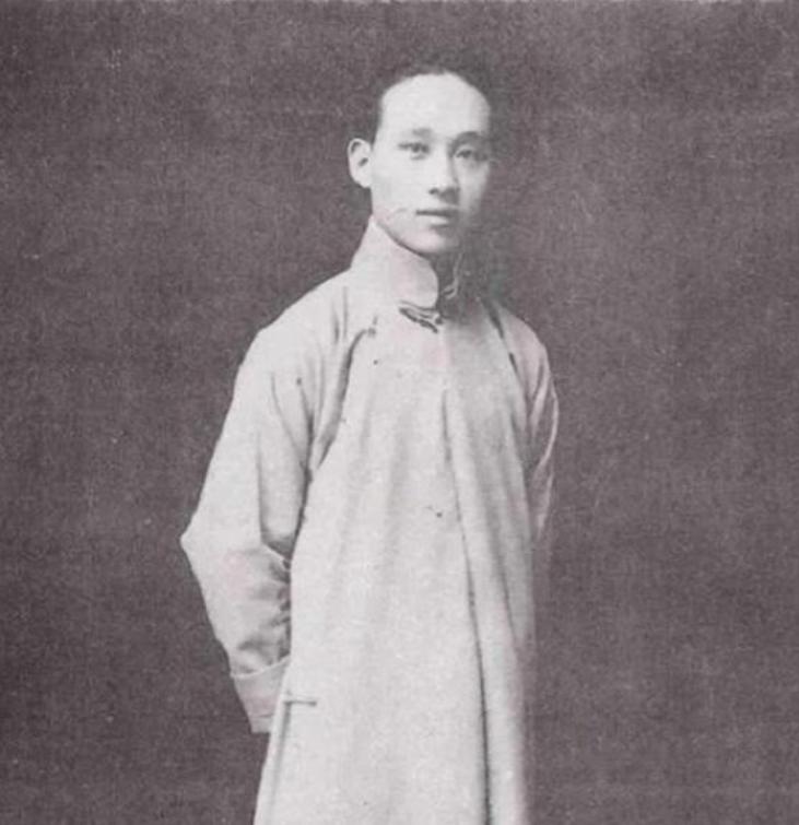 1918年，京剧名伶新婚夜急掀盖头，吓得当场跳下床！新娘竟被偷偷换成了姑姑！荒唐