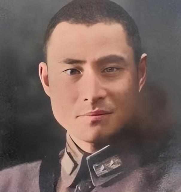 1975年，蒋介石得知黄维被特赦的消息后，立刻邀请他前往台湾，不仅补发了他被俘2