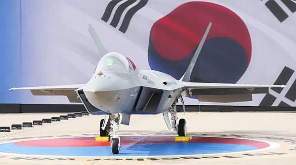 韩国航空工业的底子一直是同一套模式：关键子系统外购，总体设计有人带，本土做集成和