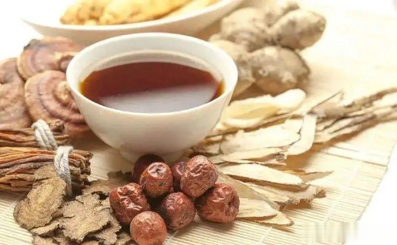 ​胡希恕先生治疗高血压的常用经方[good]导读：治疗高血压，胡希恕先生注重泻火