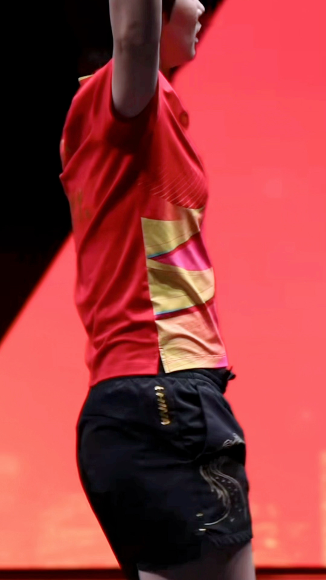 “当你学会走路用腰发力”😝 