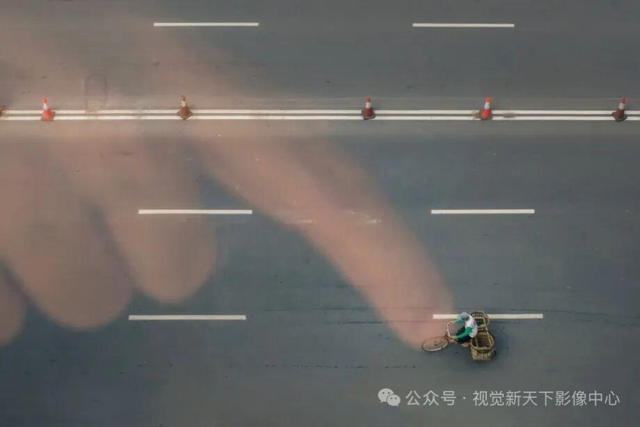 生活没有尽善尽美，得到什么就享受什么。