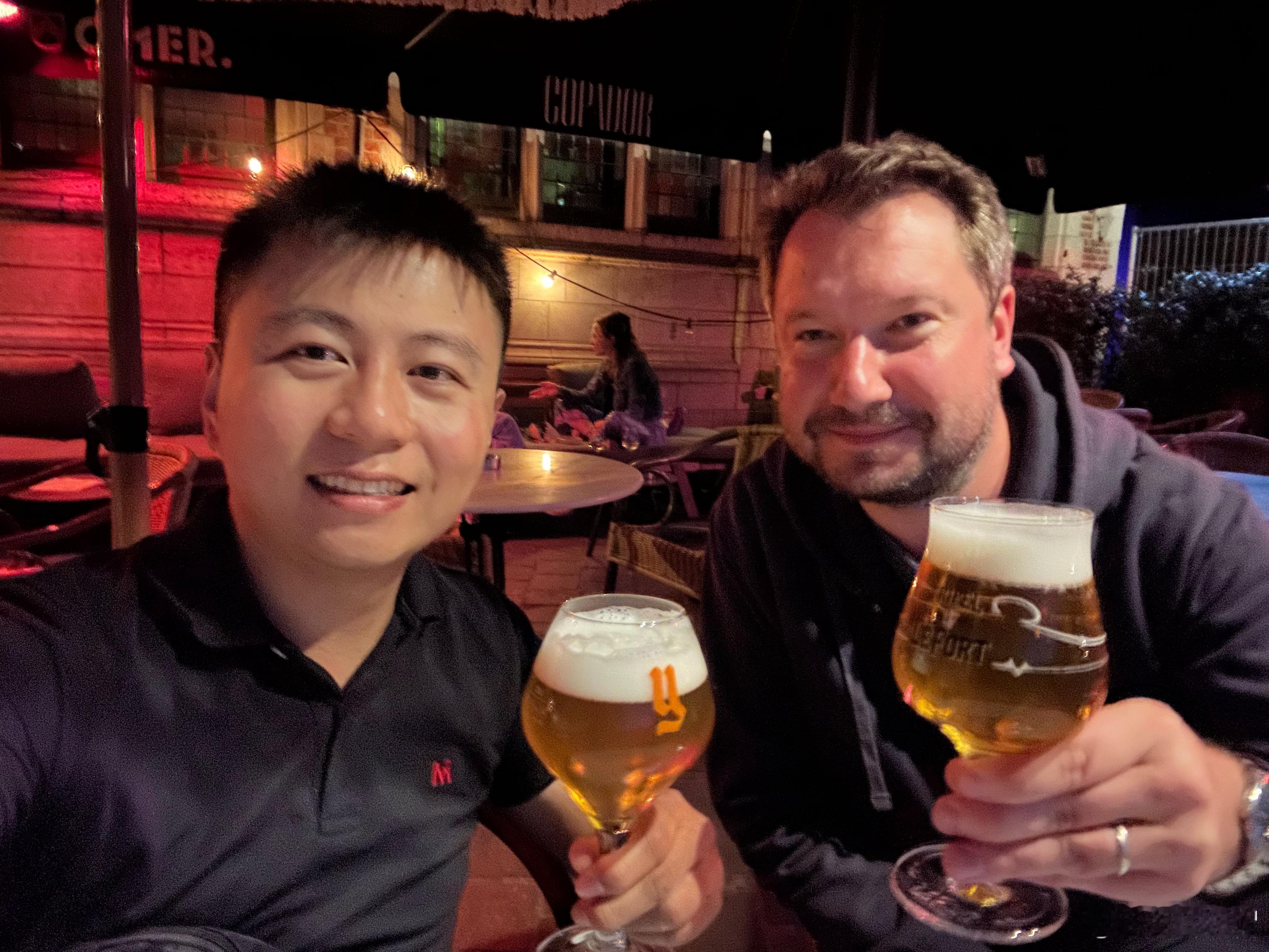 【在根特见到一个比利时本地人】在根特，在比利时的华人给我推荐了她的好朋友法比。小
