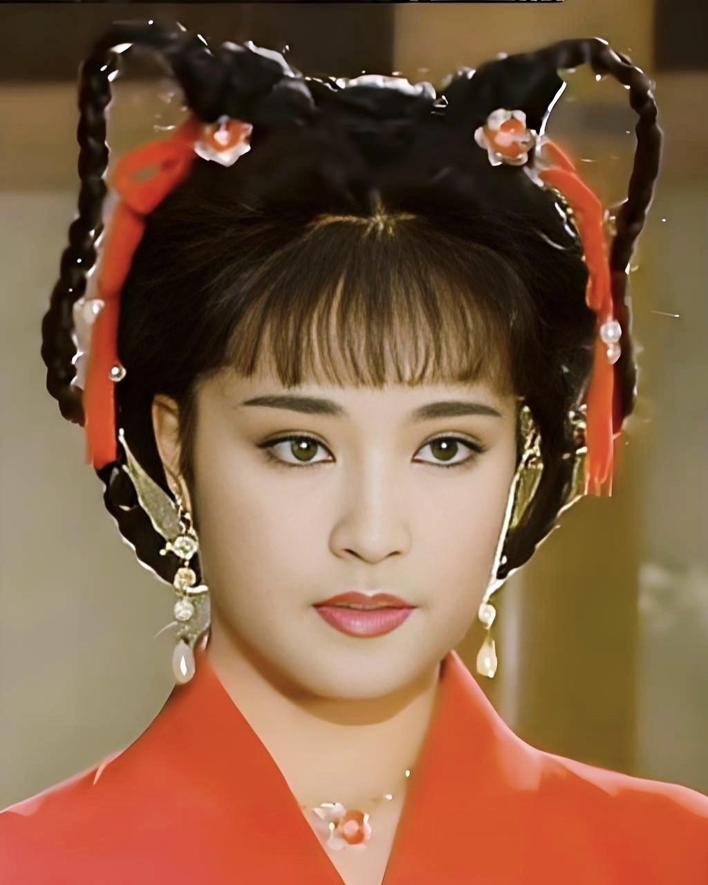 75岁，32年后再度披上龙袍演绎武则天，甚至请回了当年惊艳时光的“神笔”毛戈平操
