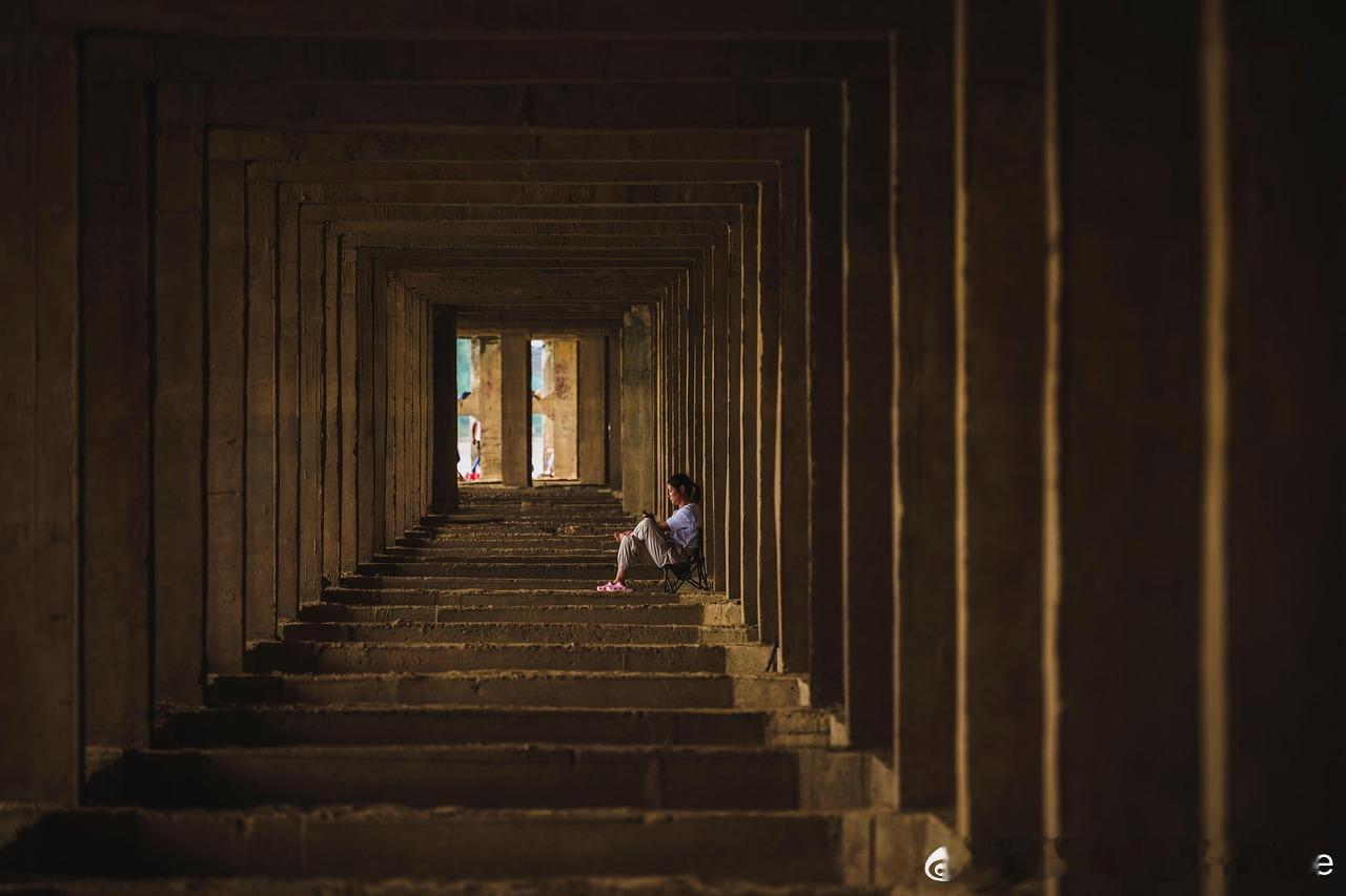 期权日记 周四上海冬寒。昨晚对岸美股调整，且纳指科技股调整更强烈，毕竟AI题材全