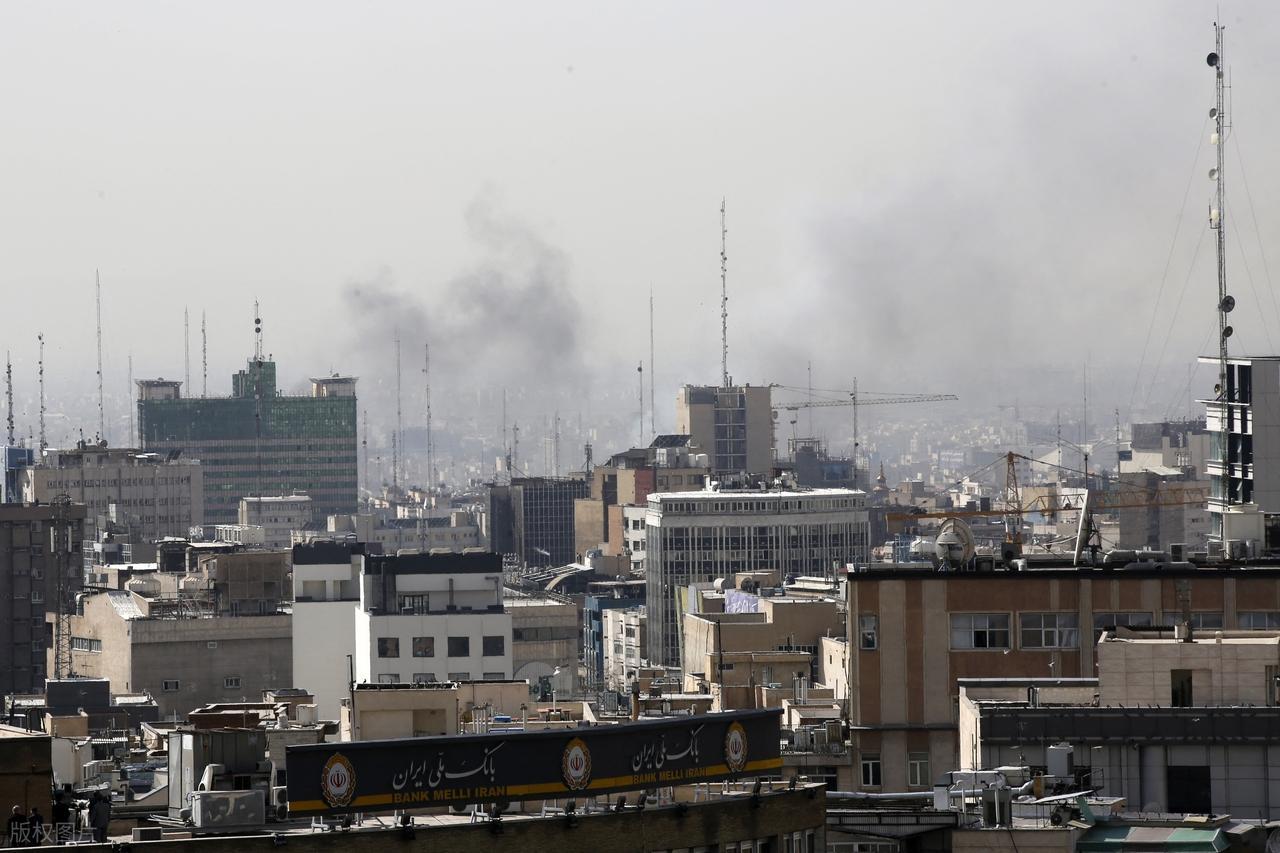 中东局势突然引爆，谁也没料到，率先动手的不是美国，而是以色列。就在美伊仍在谈判之