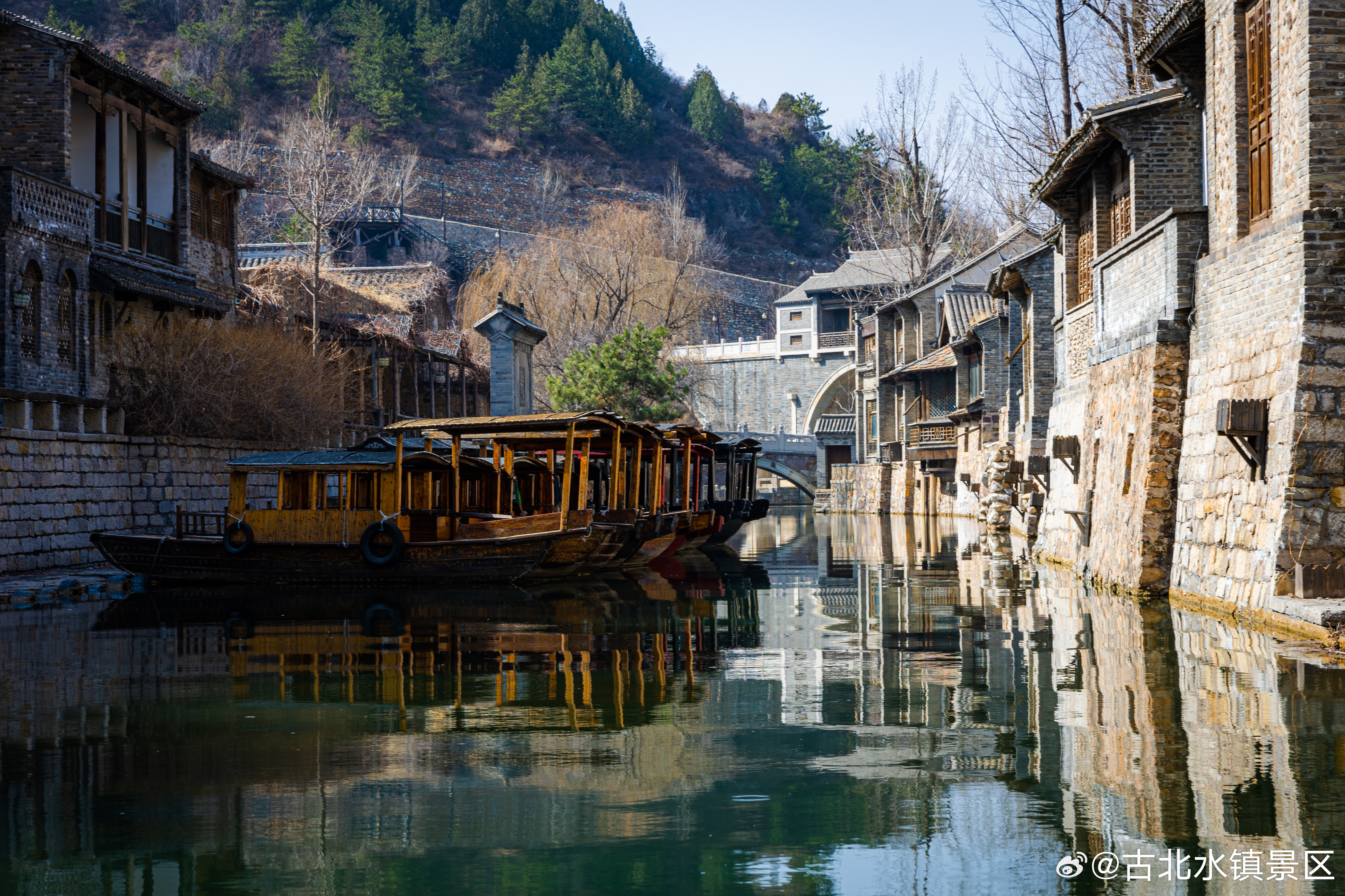 与一朵云、一阵风、一束光，共享此刻安宁。早安，宝子们~#古北水镇##司马台长城#