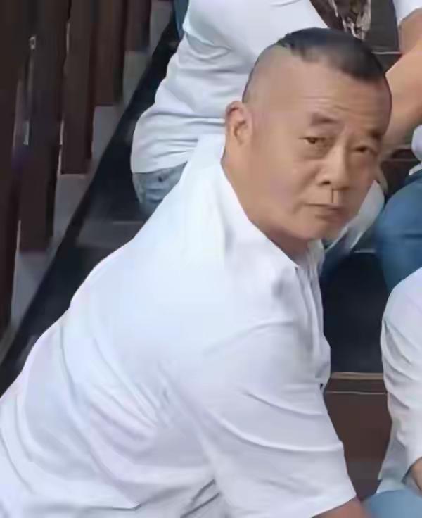 西藏全线酒店民宿拒接，餐厅关门不见，重庆王先生这下彻底没戏了
重庆这位王先生，这