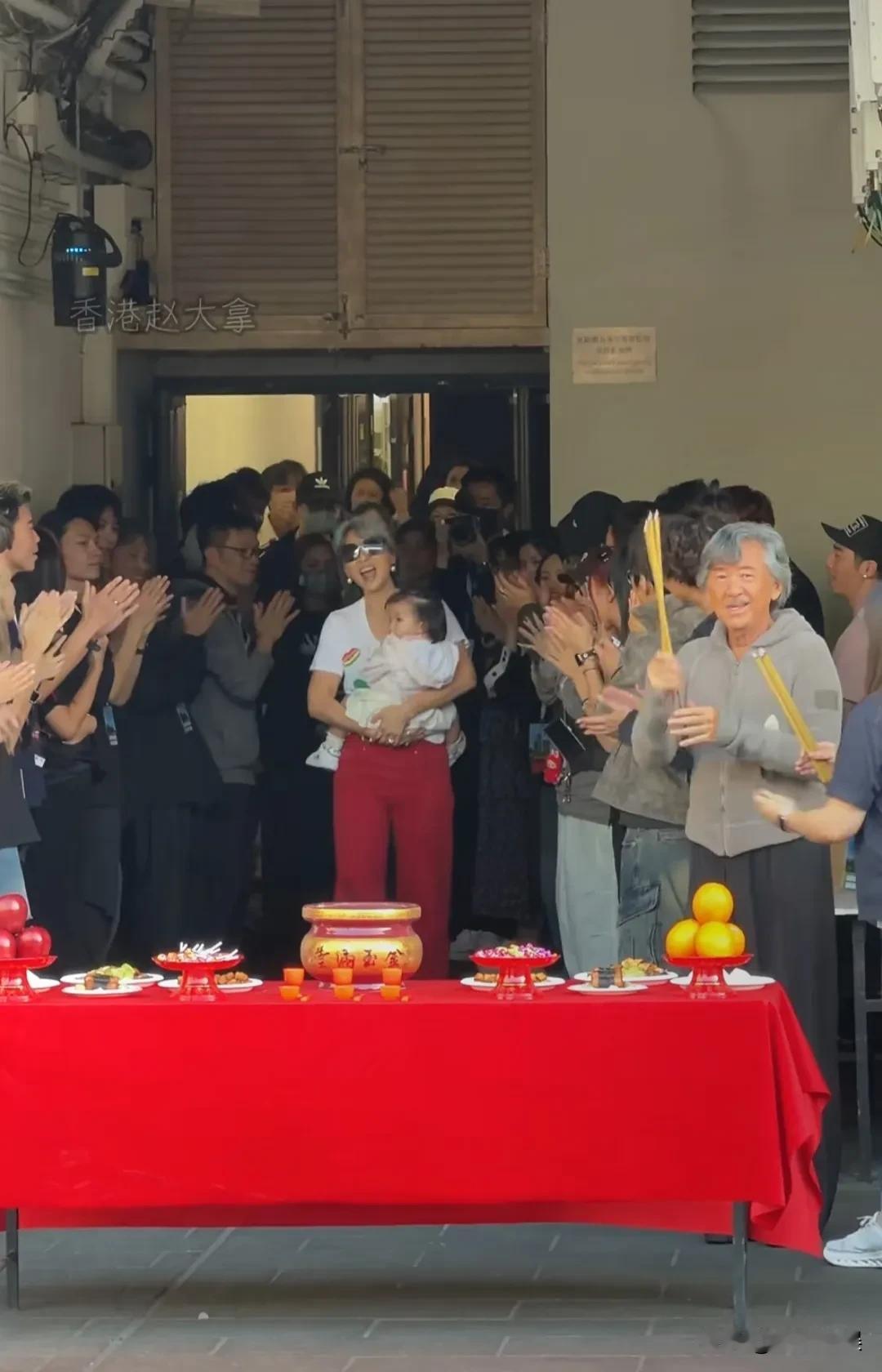 网友们的视听盛宴来了！
实力唱将叶倩文和林子祥在香港红馆接连五天的演唱会即将举行