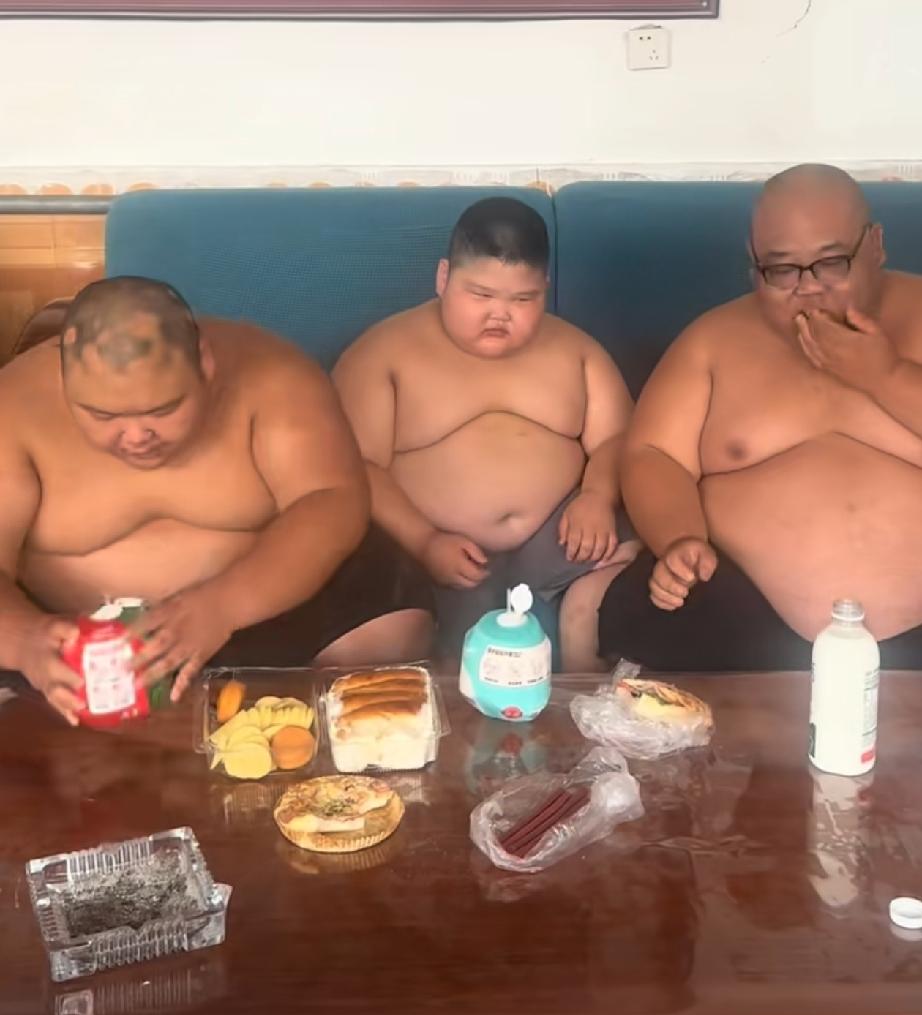 这就是基因的力量吗？？？
有点好奇这家女主人是啥样的[捂脸]