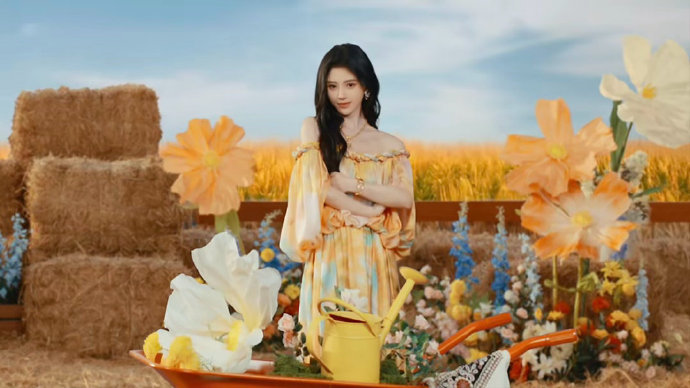 谁给鞠婧祎递个都市剧本子鞠婧祎都市ootd 谁给鞠婧祎递个都市剧本子 