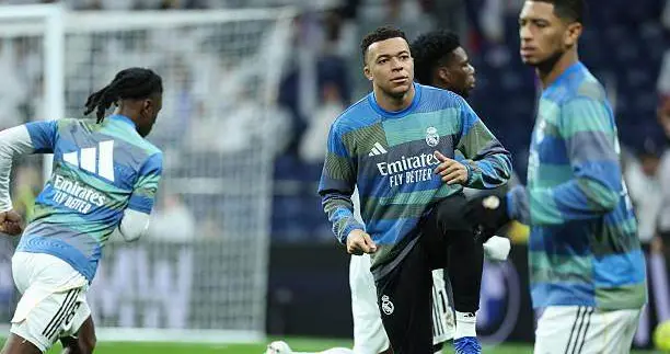 【西甲】姆皇熊皇联袂首发，皇马主场迎战巴列卡诺