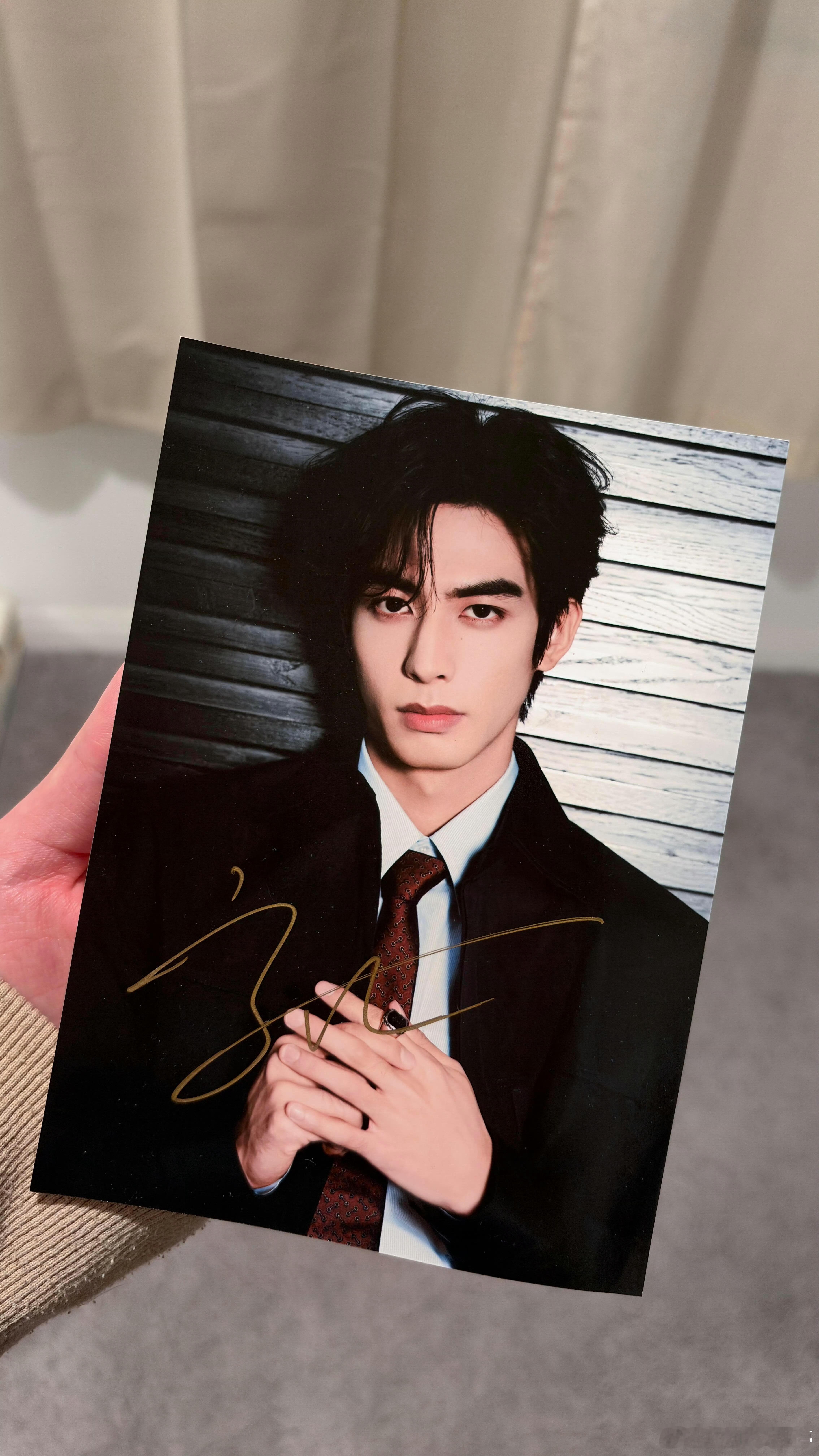 比起出道后，就和之前的同学朋友断联的艺人刘浩存这个人是真的很好刘浩存帮同学要宋威