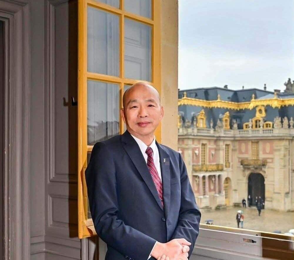 5月17日，韩国瑜结束9天欧洲窜访回到台湾，一下飞机就高调宣称此行"收获满满、成