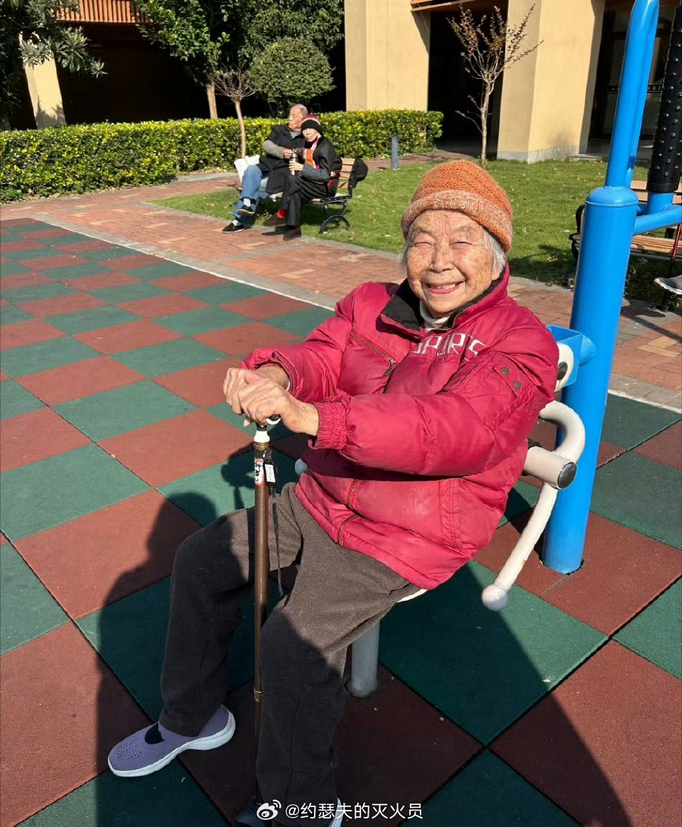 她带50位矿嫂从井下转到床边做养老我个人觉得，现在的我们已经进入老龄化社会了！所