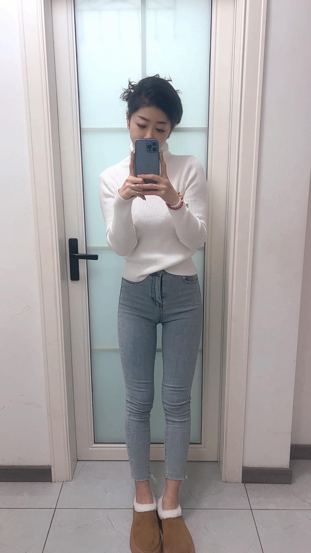 人性真是让人捉摸不透，有的人嘴上说着你的好，背着你却捅了一刀