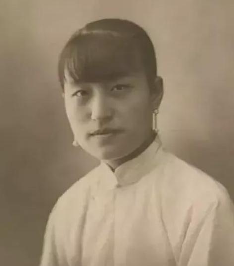 1928年，蒋介石和陈洁如离婚后，给了陈洁如母女18万大洋作为生活费，陈洁如的母