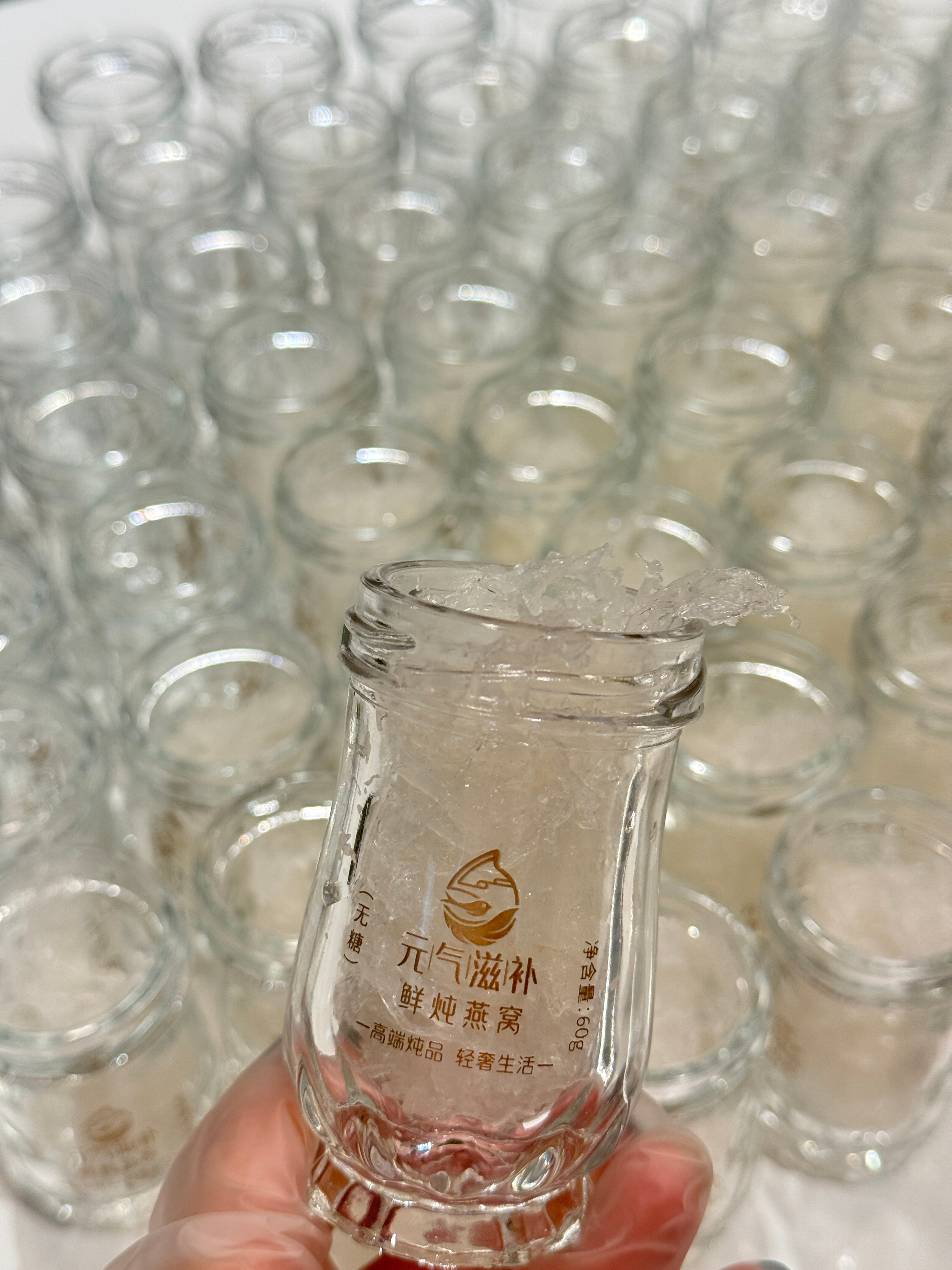 姐妹们～最近很多新加进来的亲亲中秋快来了 鲜炖燕窝要提前一天订临时加单炖不出 微