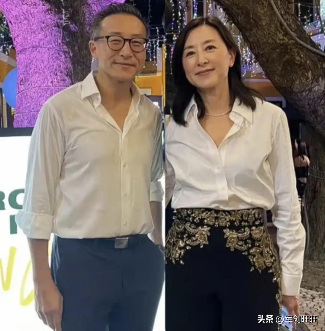 大家都刷到了阿里巴巴董事会主席蔡崇信离婚的消息，真的挺意外，他和妻子吴敏华每次露