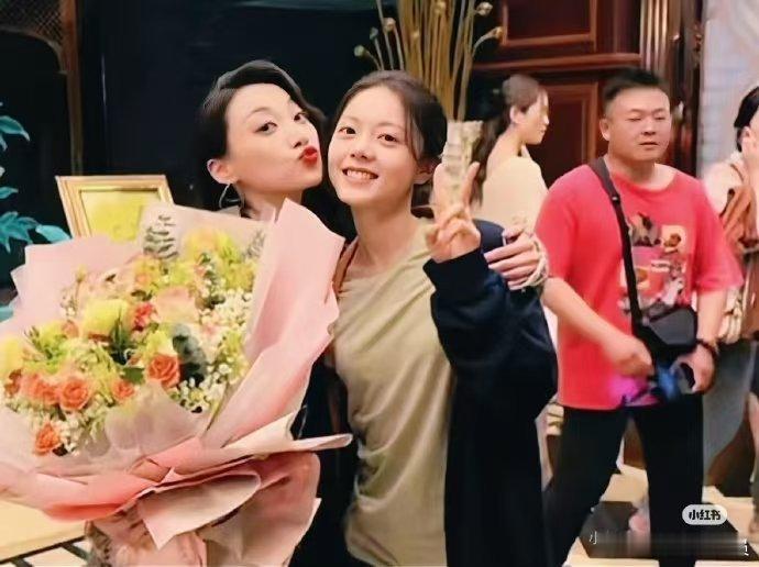 甄珍和邱枫是双向救赎  在这段旅程中，他们找到了彼此的弱点，也找到了彼此的坚强。