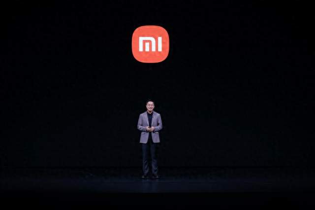 小米数字系列迎来史上最大升级卢伟冰：AI全面改造智能手机的开始