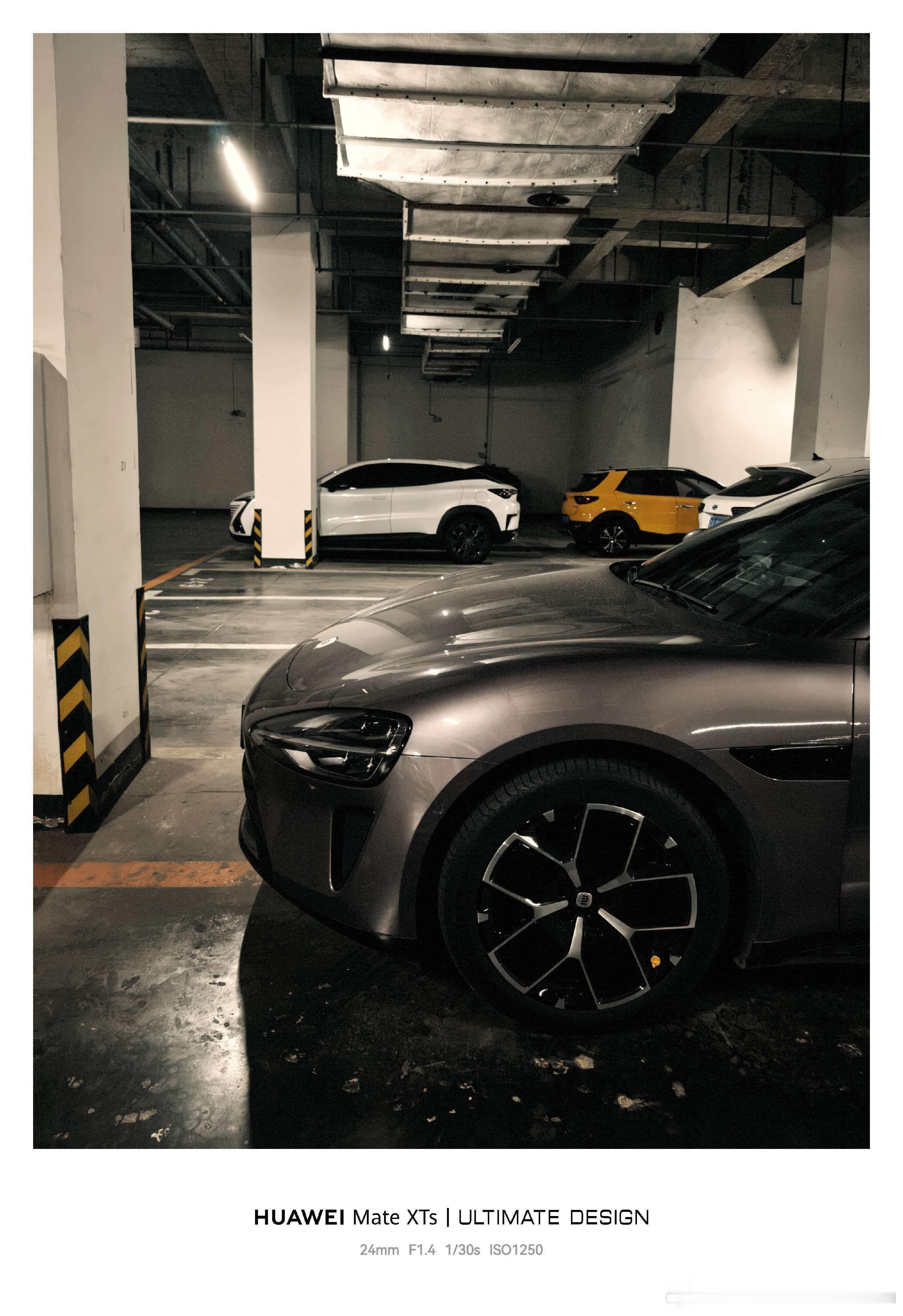 不是我说，这个Su7车主屡教不改，这么多位置就是硬要占道停。我是真服了这个老6…