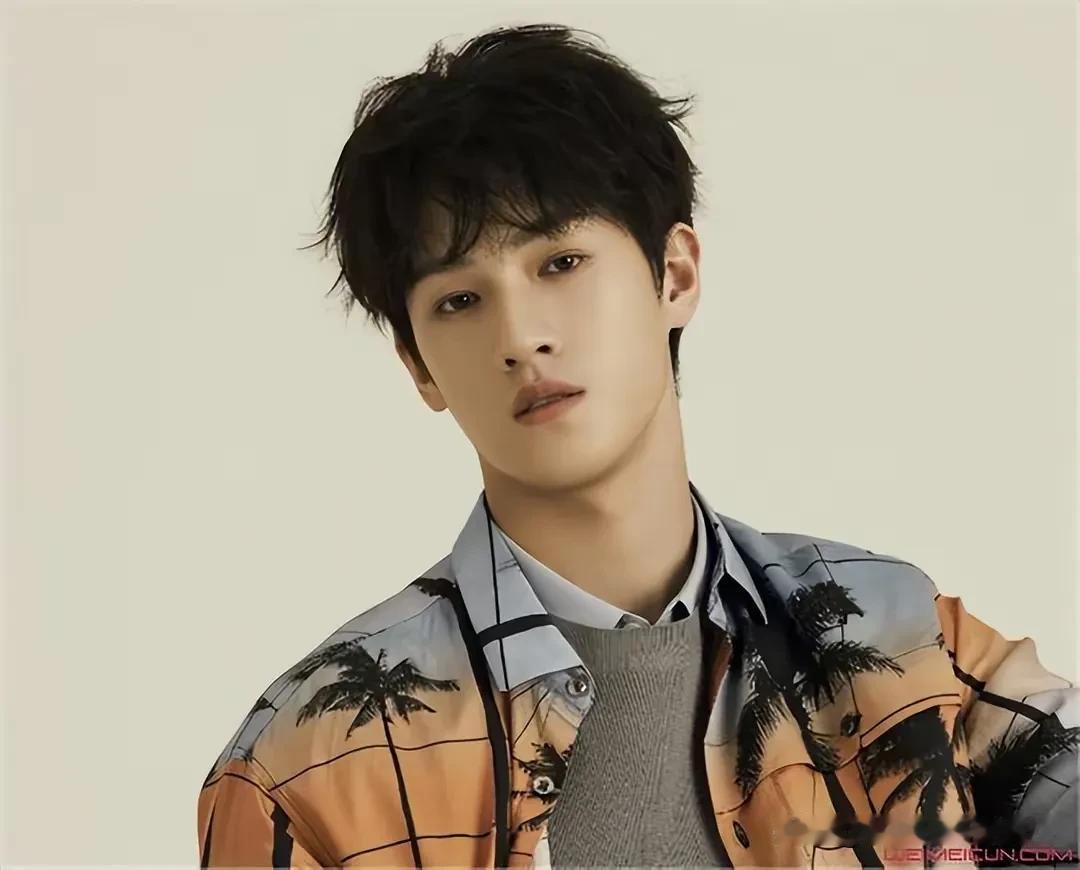 九重紫
感觉李公子（李昀锐）要崛起了👏