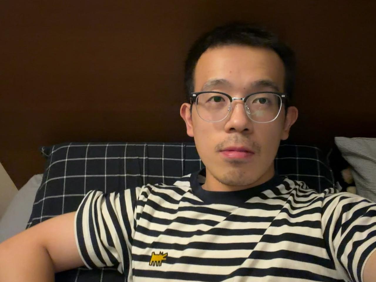 男生居家自拍 介绍一个小哥哥 日常 生活