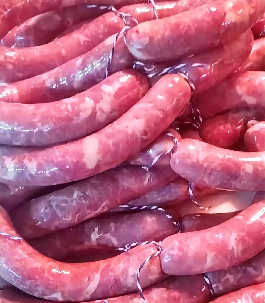 秋冬灌香肠教程！
3步搞定咸香弹牙款，
新手也零失败✨
 
秋冬正是灌香肠的好时