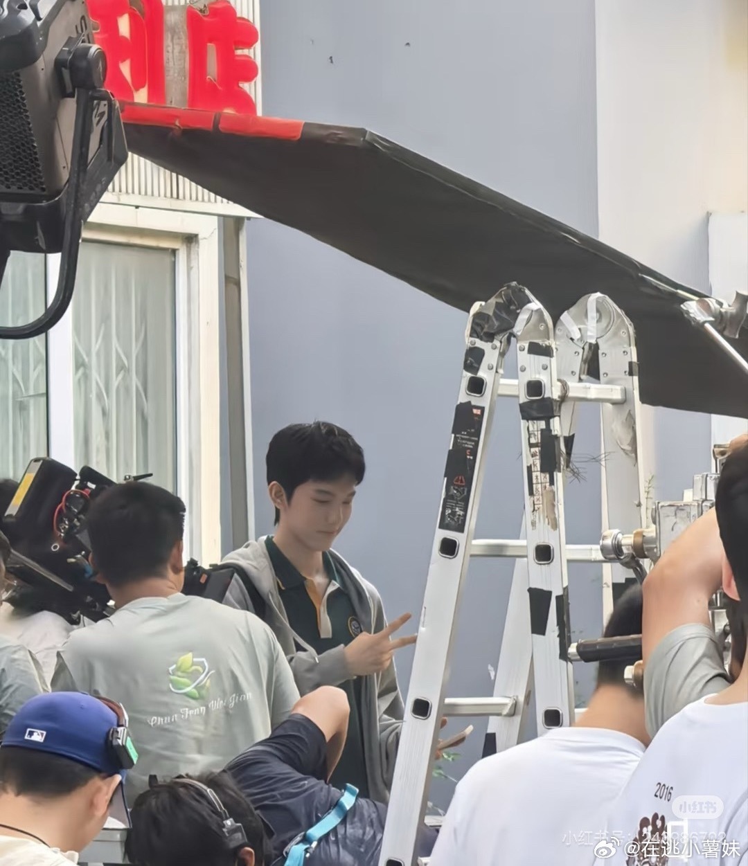 萌萌的比耶 