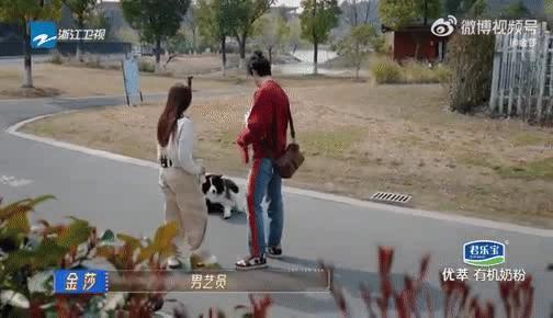 #金莎带孙丞潇上无限超越班# 金莎和男朋友孙丞潇《无限超越班》同框，好甜啊 ​​