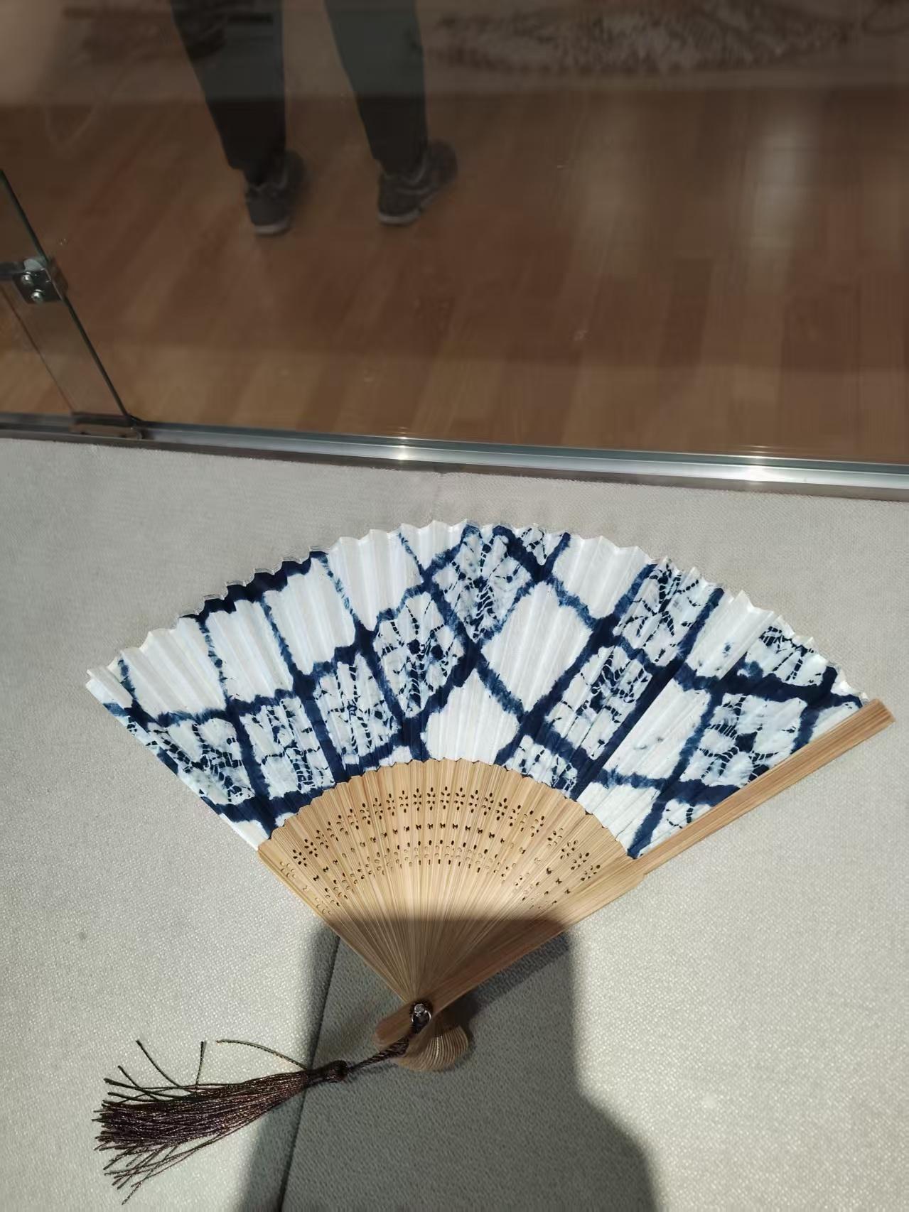 伊朗用实际行动告诉我们，十年前我们就高估了美国。

懂王带着活捉马杜罗的余威杀向