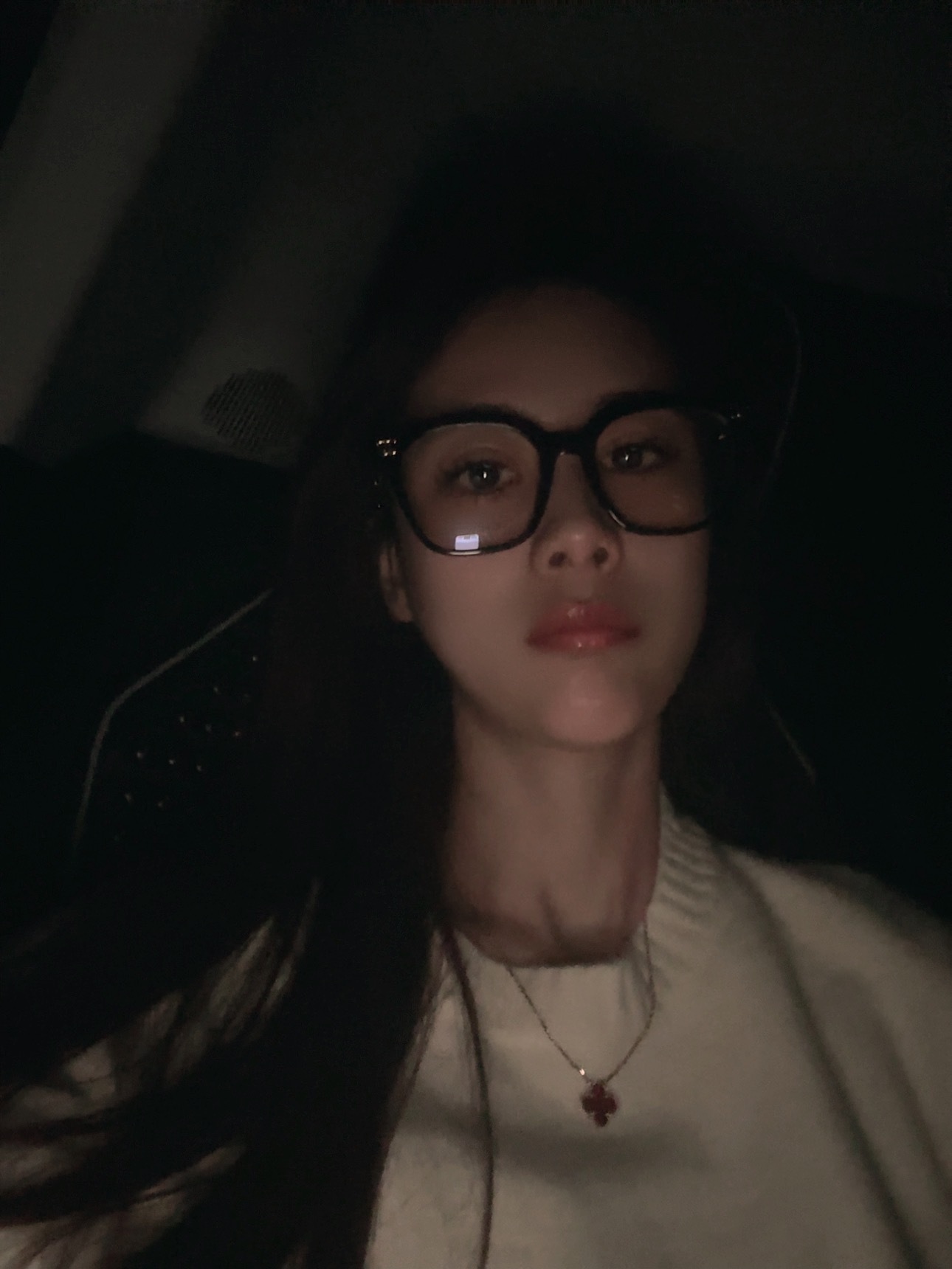 生活手记今天早晨8点从北京出门，到现在都还在路上的我！[笑cry][笑cry][