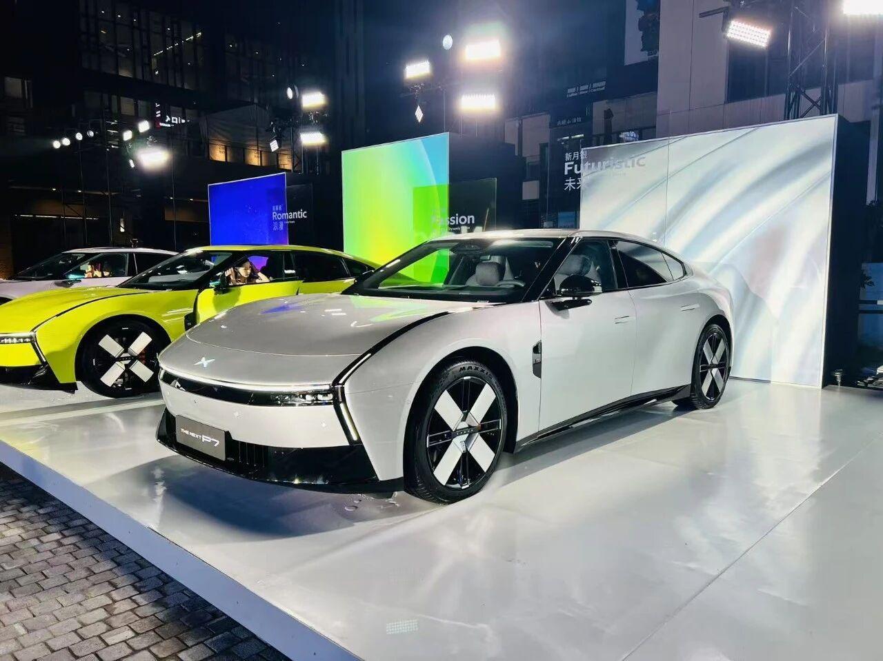 小鹏汽车旗下重磅产品全新一代小鹏P7进行了首秀，并将在8月内正式上市。同时，全新