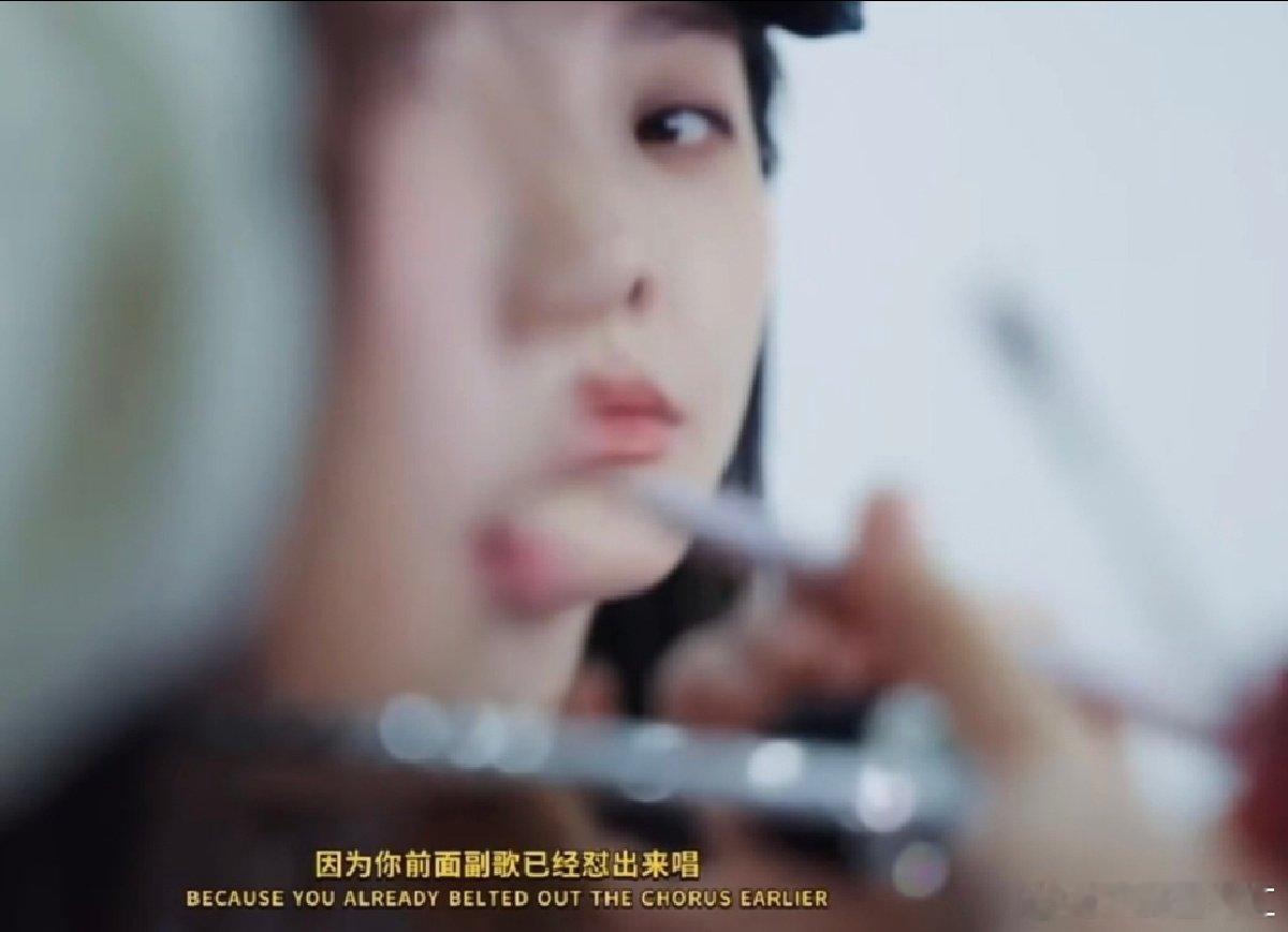 喻言看虞书欣的眼神原来喻言早就去了生日会现场，还陪着欣欣化妆，这眼神真的好戳心巴