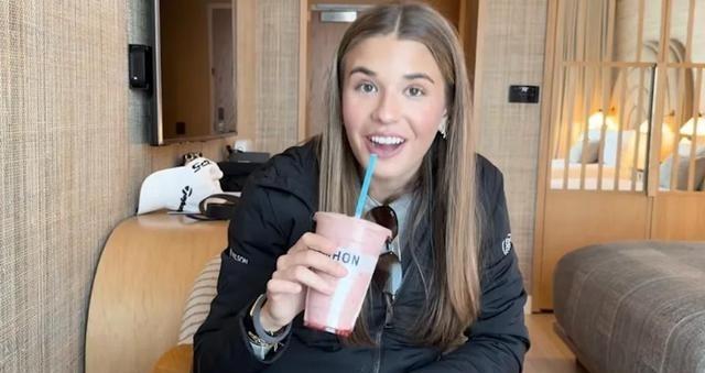 特朗普 18 岁孙女晒昂贵超市购物，被美国网民怒怼：滚去参军！

凯·特朗普在Y