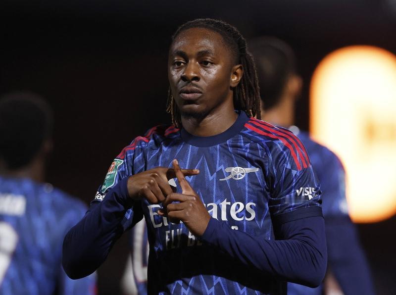 埃泽出场时间还真不少，各项赛事出场时间2000➕分钟，中场球员里除了苏维和赖斯就