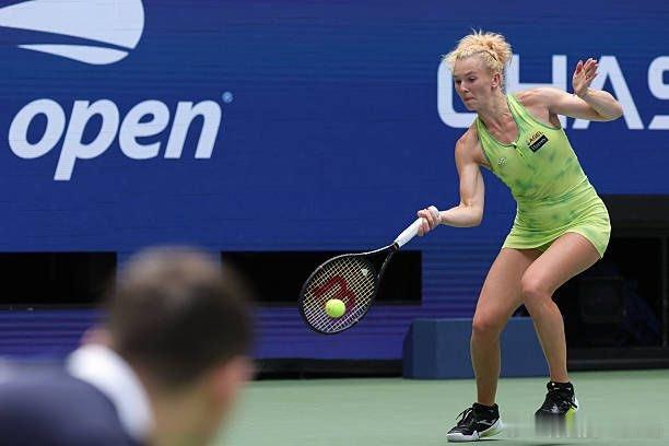 美网第二轮，大坂直美6-2、5-3领先情况下，被西尼亚科娃追到2-6、7-5；决