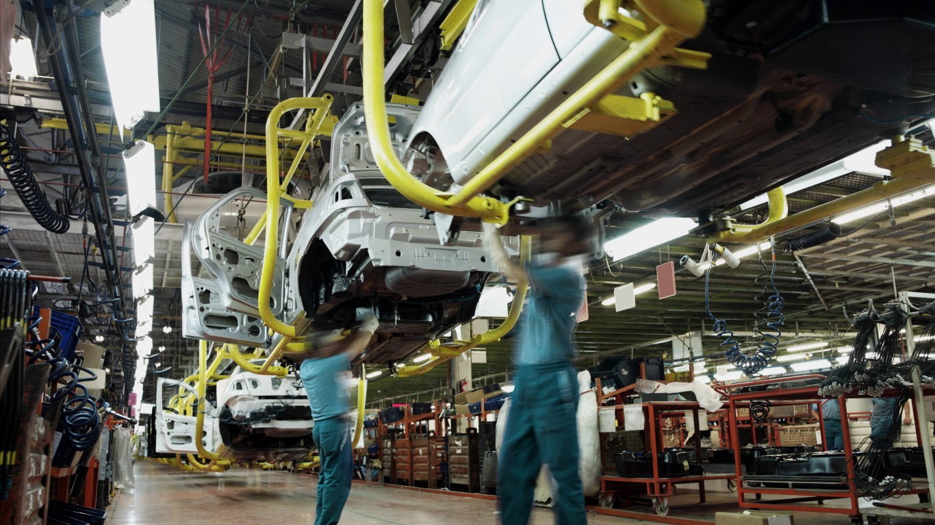 中国商务部已对合规民用芯片出口予以豁免，全球汽车行业迎来转机。德国大陆集团子公司