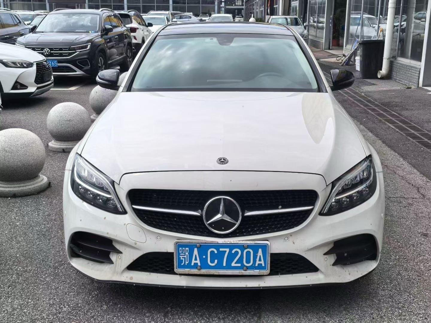 新到21款奔驰C260L星耀典藏版21年上牌，行驶7.6万公里，女士1手带柏林之