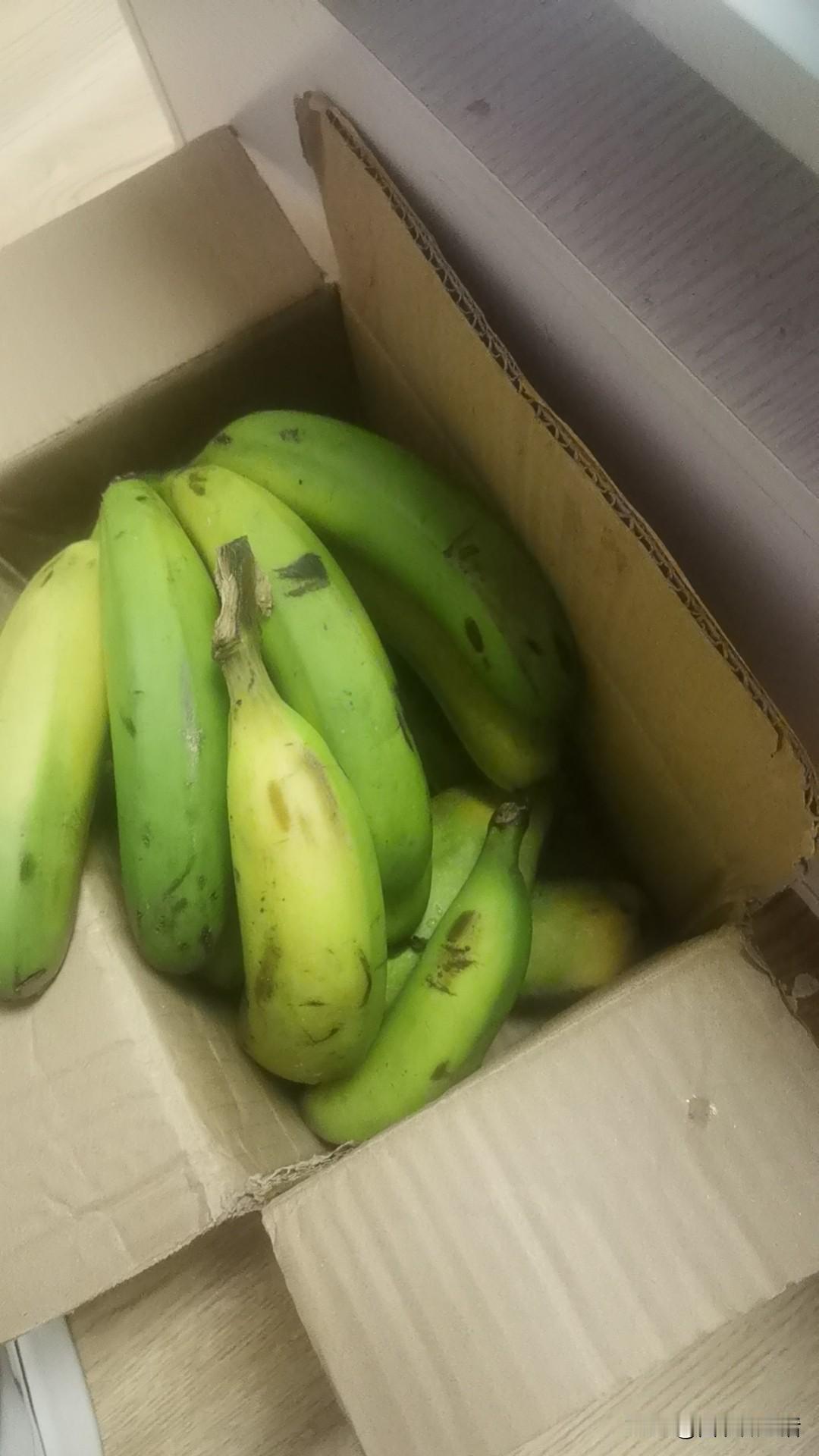 【某多多9.9元一箱的芒果和6.9元的香蕉，线下没有50大洋拿不下！这价格差距太