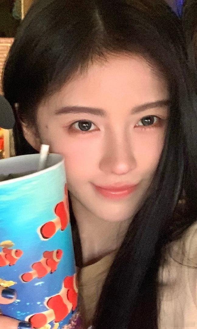 鞠婧祎  jjy鞠婧祎花戎jjy鞠婧祎魏枝“醒来万物皆是沉寂,唯有你是世间的一抹
