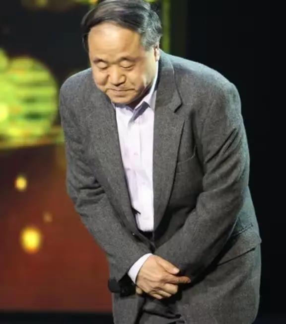 莫言曾对美国在日本投下原子弹表达了批评，他指出这样的屠杀，不论出于怎样的理由或冠