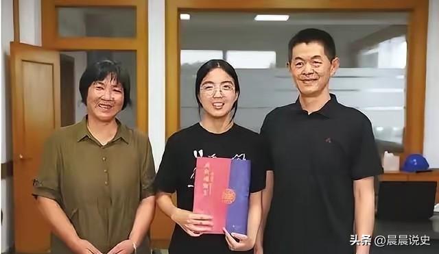 浙江女大学生4年收匿名转账，恩人身份揭晓，藏着最朴素的善意
 
浙江一女大学生每