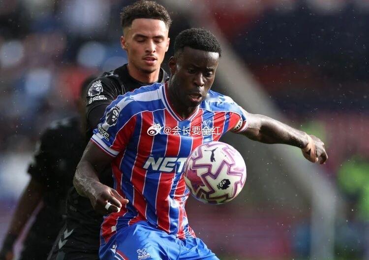 ⚽️ 拜仁跟队记者：凯恩在说服格伊加盟拜仁慕尼黑拜仁跟队记者Philipp Ke