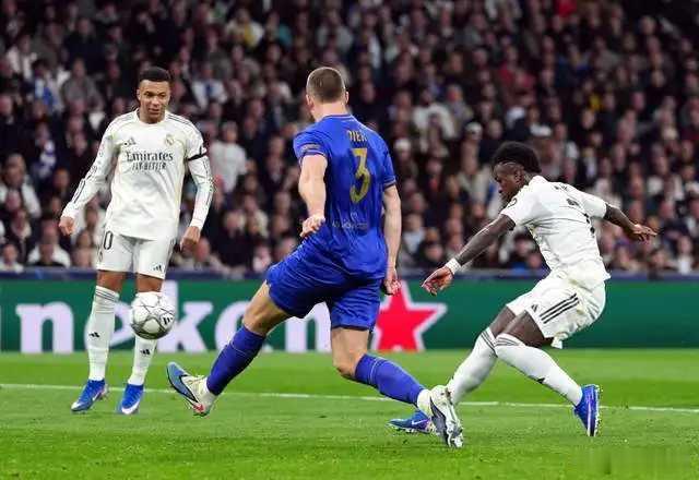 6-1！姆巴佩梅开二度破纪录，1.5亿天王独造4球，皇马大开杀戒1月21日凌晨，