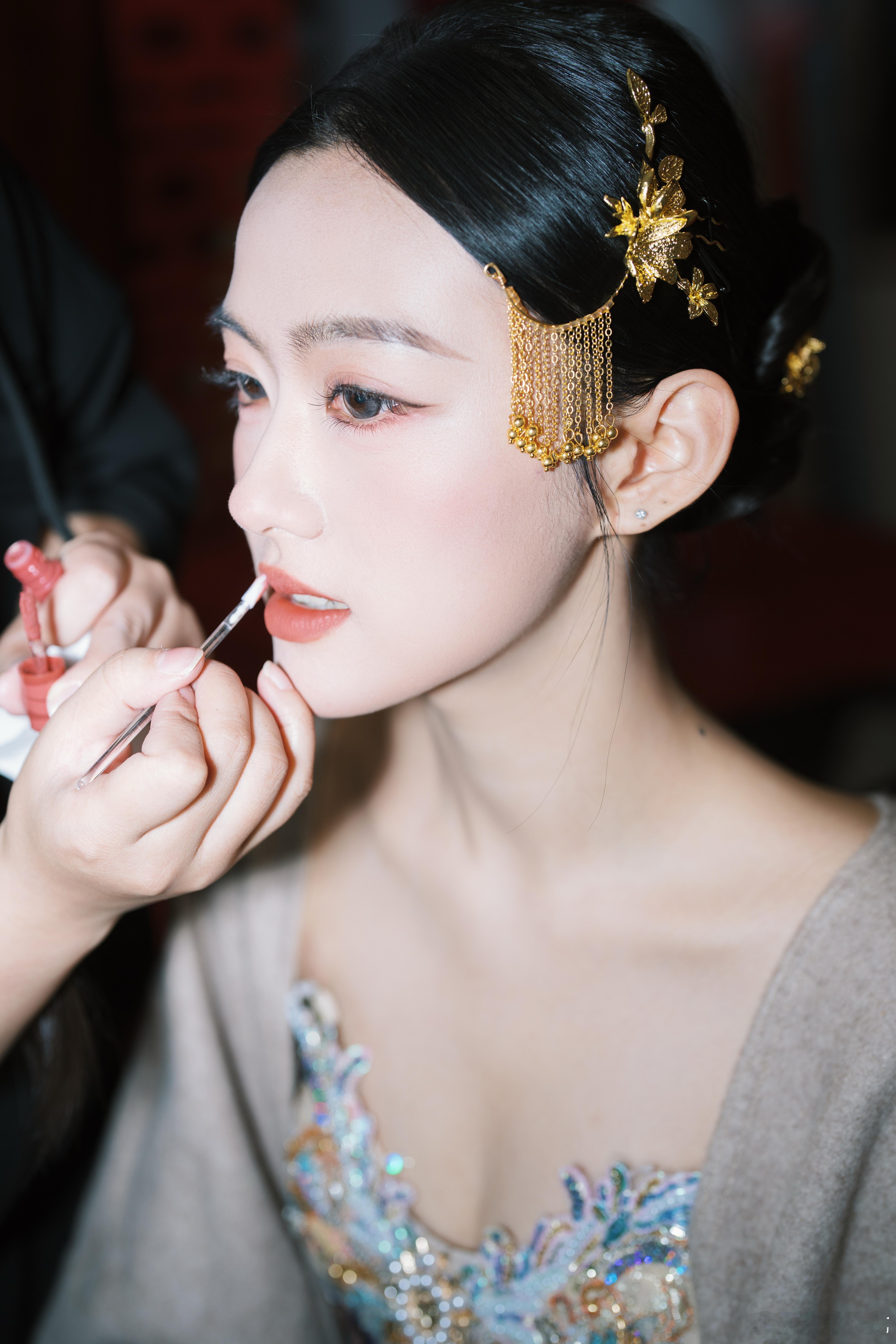 坐飞机三小时把婚礼照片加工完成💪 