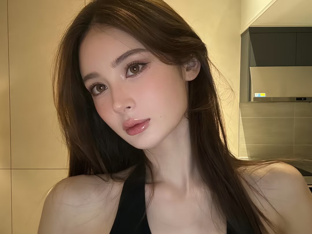 𝗮 𝗹𝗶𝘁𝘁𝗹𝗲 𝗺𝗮𝗸𝗲𝘂𝗽 moment