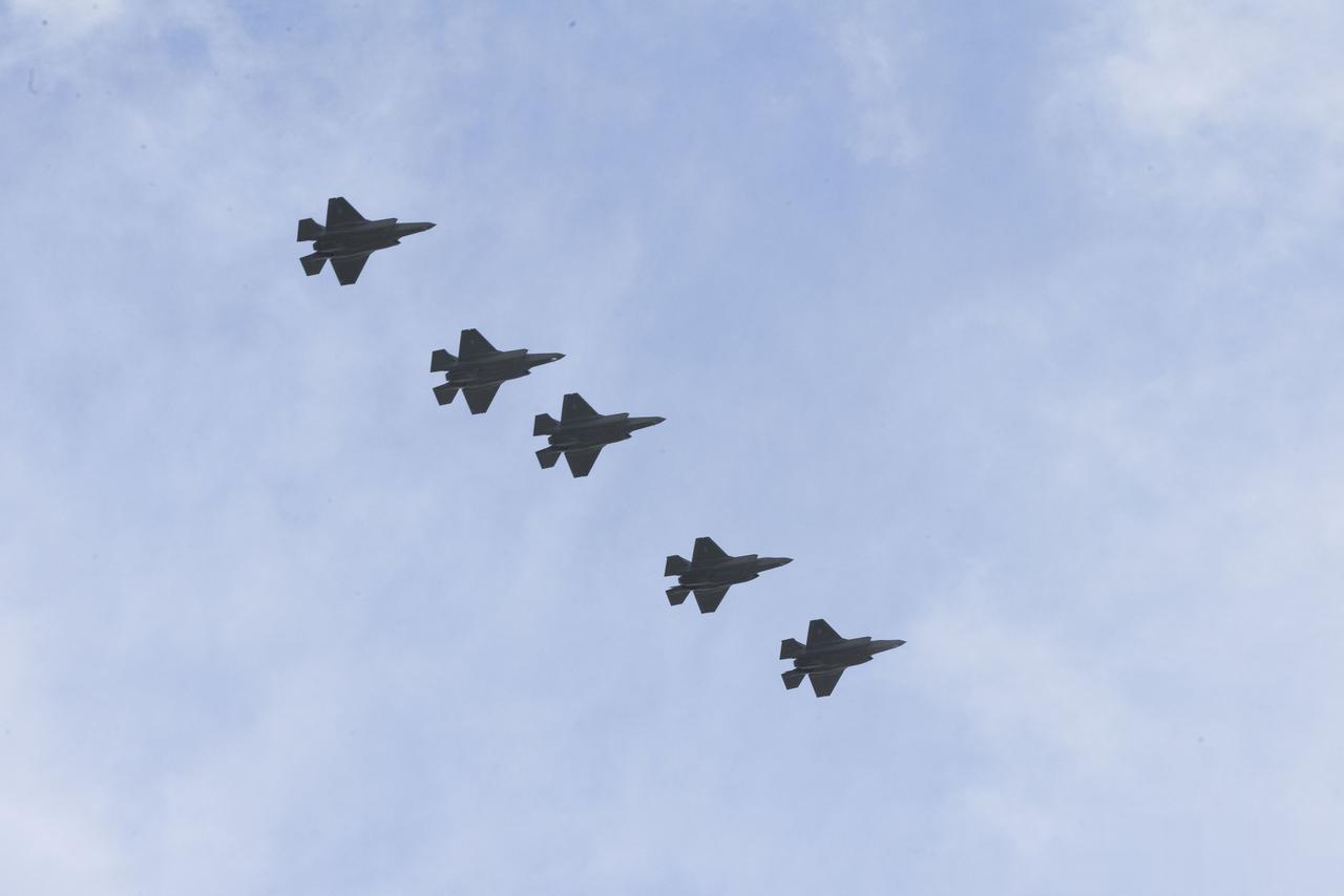 近日，美国空军F-35A抵达关岛，为“北方边缘”演习做准备。